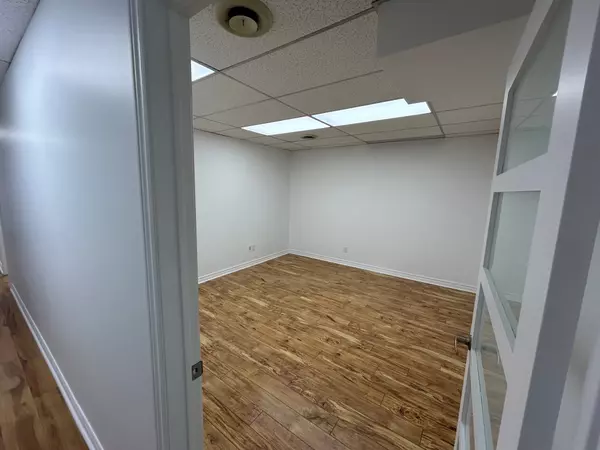 Halton Hills, ON L7G 4A3,116 Guelph ST #5