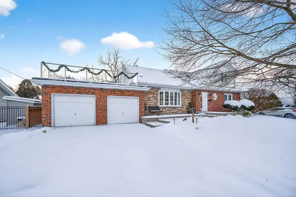 Burlington, ON L7T 1P4,912 Boothman AVE