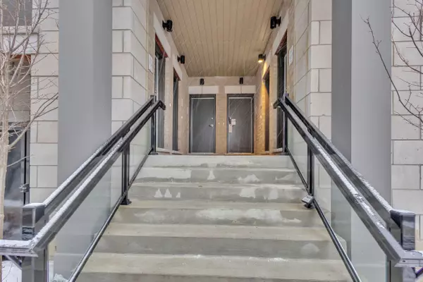 Brampton, ON L6P 0N5,10 Halliford PL #G32 (312)