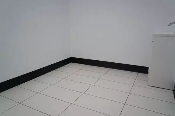 Hunt Club - Windsor Park Village And Area, ON K1V 1C1,224 Hunt Club RD #Unit 5 Suite 14