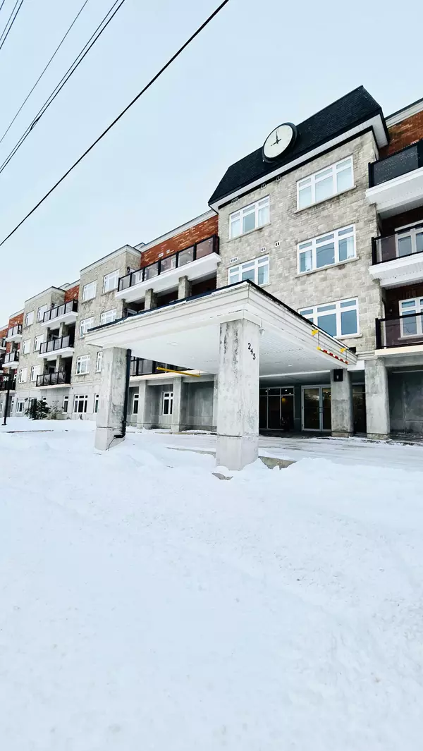 Centre Wellington, ON N1M 0B5,245 Scotland ST #214