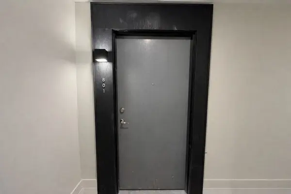 Hamilton, ON L8E 0L5,461 Green RD #801