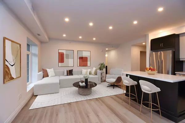 Hamilton, ON L9G 1N4,153 Wilson N/A #306