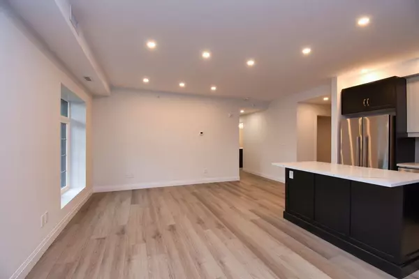 Hamilton, ON L9G 1N4,153 Wilson N/A #306