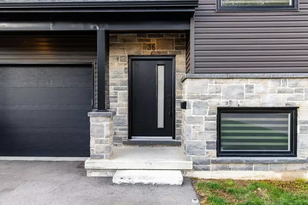 Port Colborne, ON L3K 5V1,36 Page ST