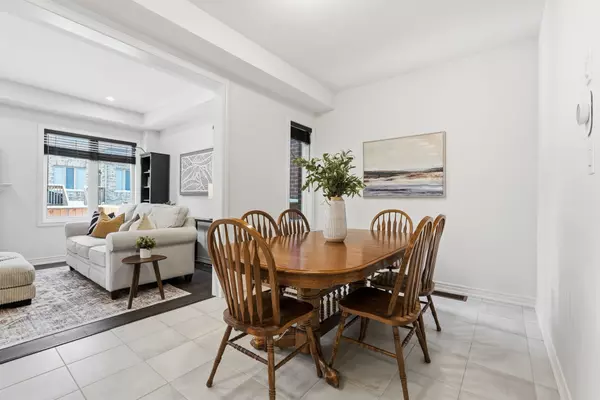 Hamilton, ON L8B 1X7,33 Mountain Heights PL