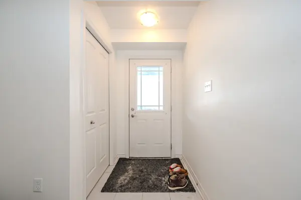 Guelph, ON N1L 0K6,23 Kingsbury SQ #23