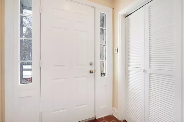 Tunneys Pasture And Ottawa West, ON K1Y 0B1,413 Island Park DR