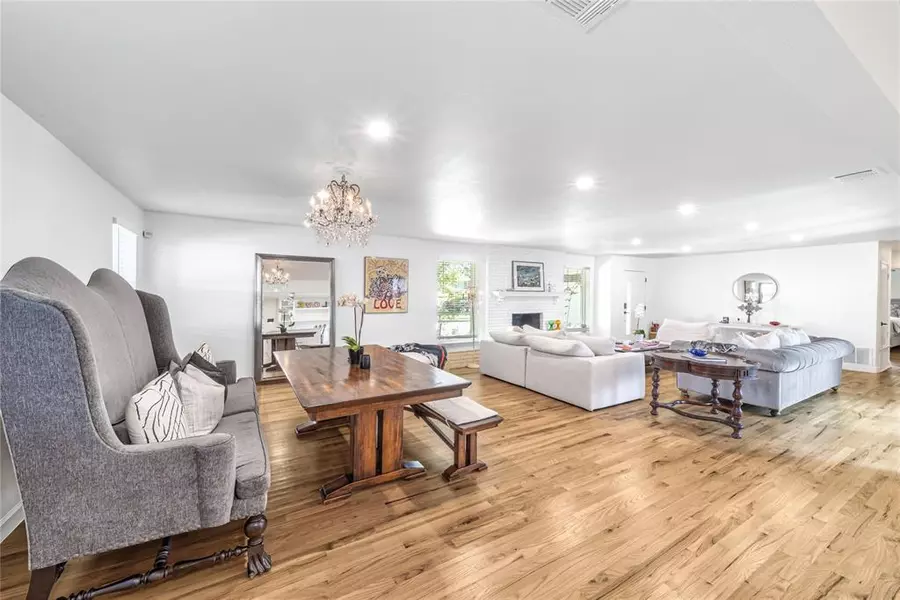 5837 Clendenin Avenue, Dallas, TX 75228