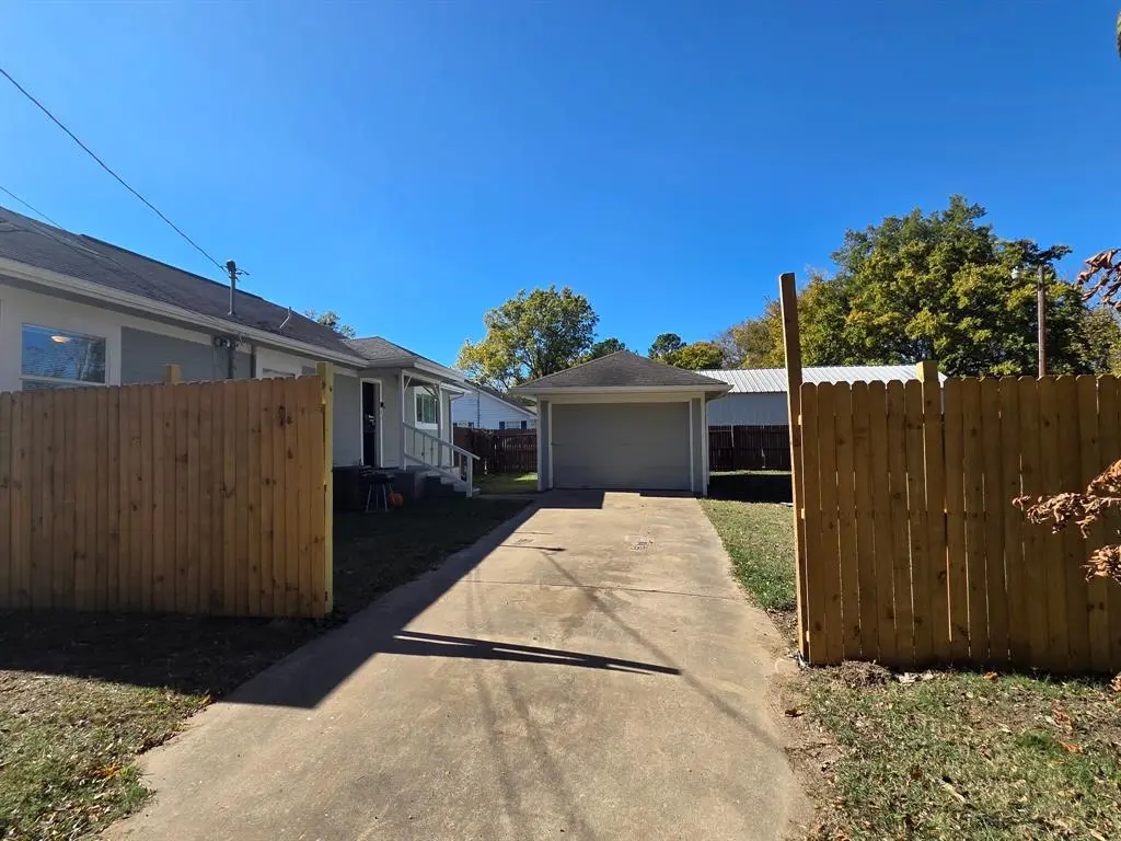 Paris, TX 75460,1145 Jefferson Road