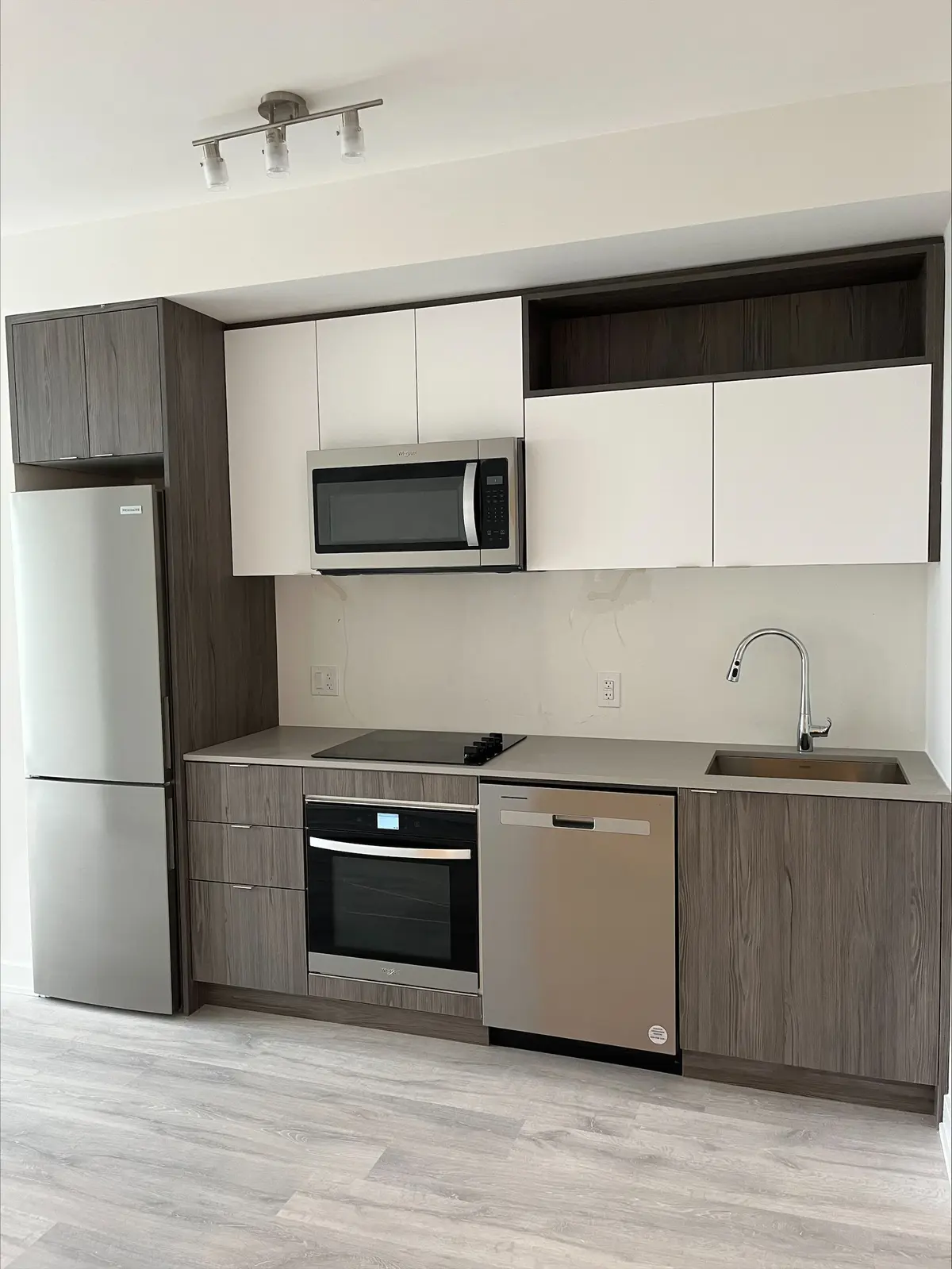 Toronto C08, ON M5A 2C7,60 Princess ST #1414 SE