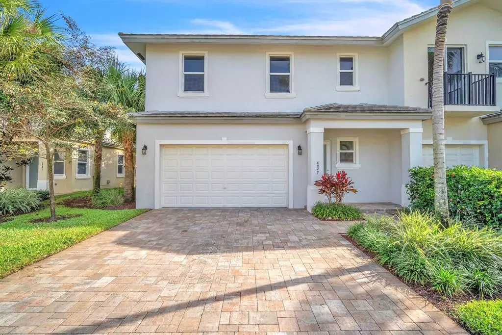 Coconut Creek, FL 33073,6947 PINES CIRCLE #21