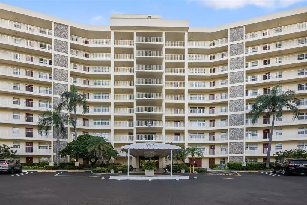 Pompano Beach, FL 33069,3095 N Course #1008