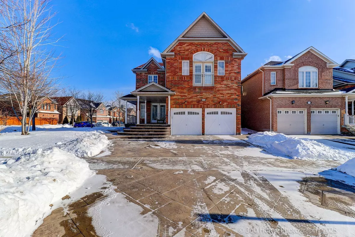 Mississauga, ON L5V 3C5,806 White Clover WAY