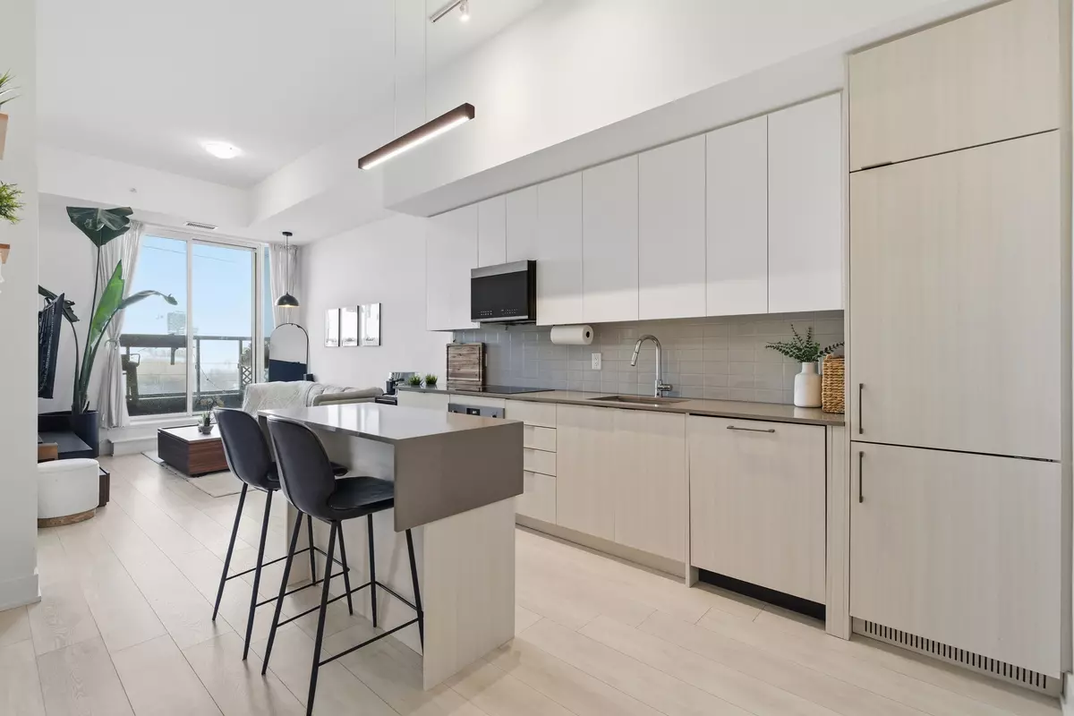 Oakville, ON L6H 3R9,2489 Taunton RD #214