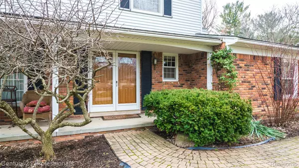 Northville, MI 48167,21824 RATHLONE DR S