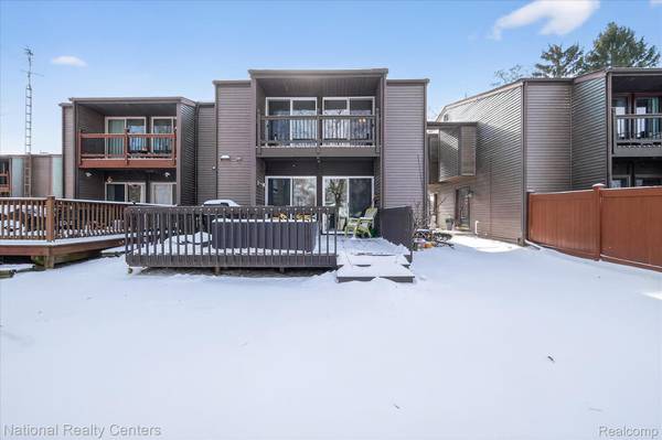 526 W Rockwell ST, Fenton, MI 48430