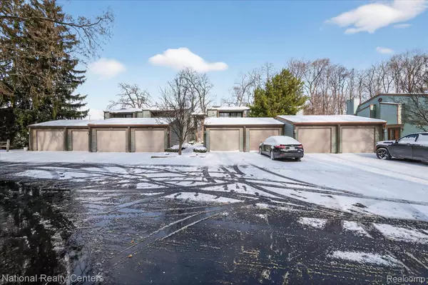 Fenton, MI 48430,526 W Rockwell ST