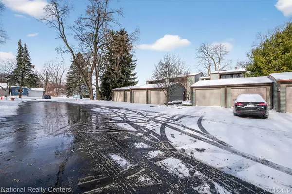 Fenton, MI 48430,526 W Rockwell ST