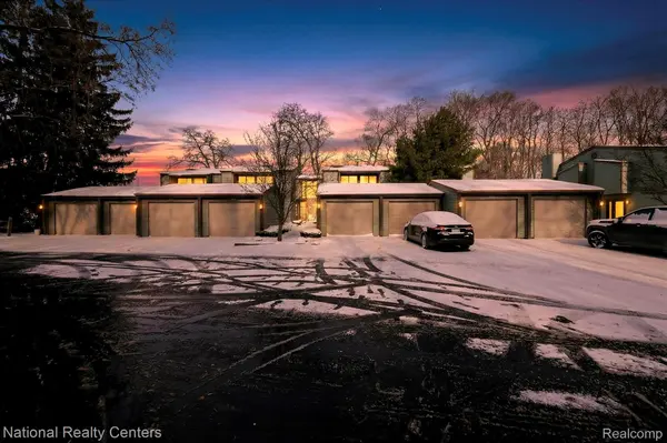 Fenton, MI 48430,526 W Rockwell ST