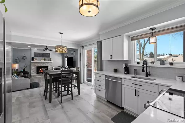 Livonia, MI 48152,17193 Louise ST