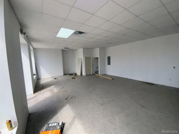 804 SOUTHFIELD RD, Lincoln Park, MI 48146