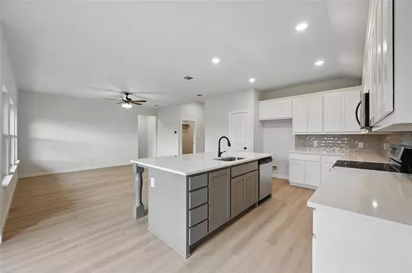 Cleburne, TX 76033,1401 Quail Creek Drive