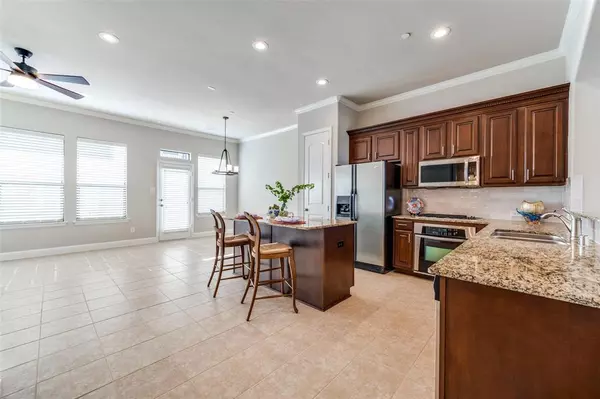 Plano, TX 75024,7229 Parkwood Boulevard