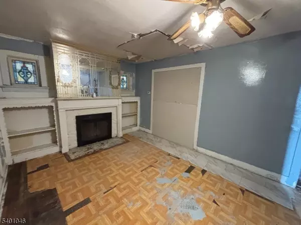 East Orange City, NJ 07018,37 Wayne Ave