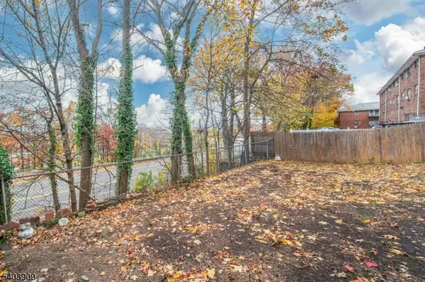 Palisades Park Boro, NJ 07650,340 Northwood Way