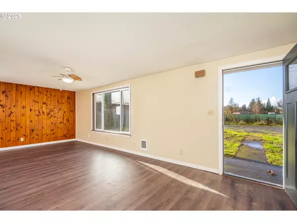 Elmira, OR 97437,24743 WARTHEN RD