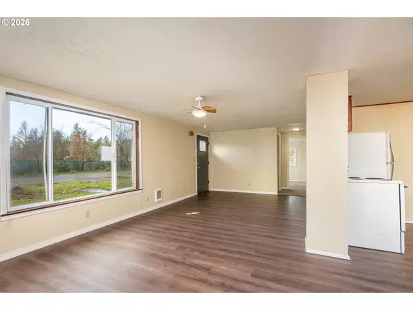 Elmira, OR 97437,24743 WARTHEN RD