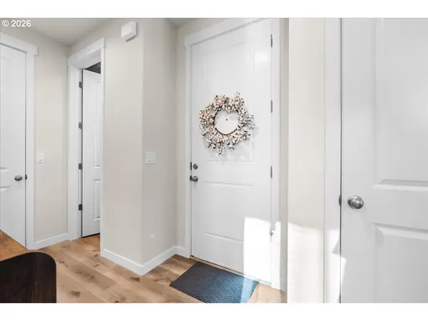 1857 N MILLICAN CREEK ST, Lafayette, OR 97127