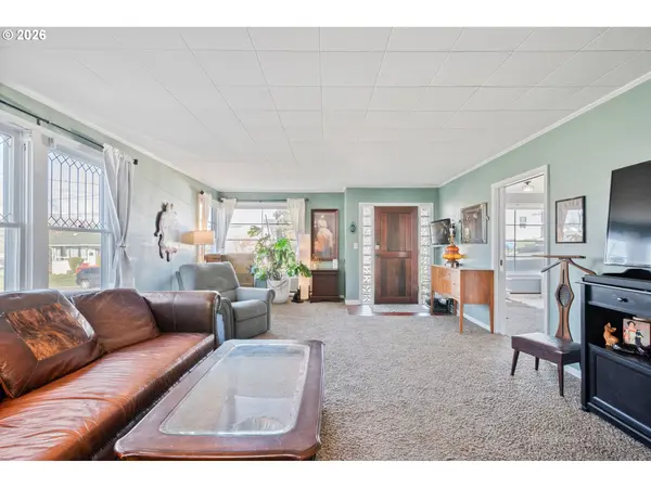 304 CRAWFORD ST, Kelso, WA 98626