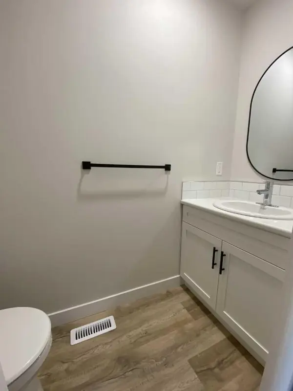 Grande Prairie, AB T8V0N9,9528 98 AVE #A