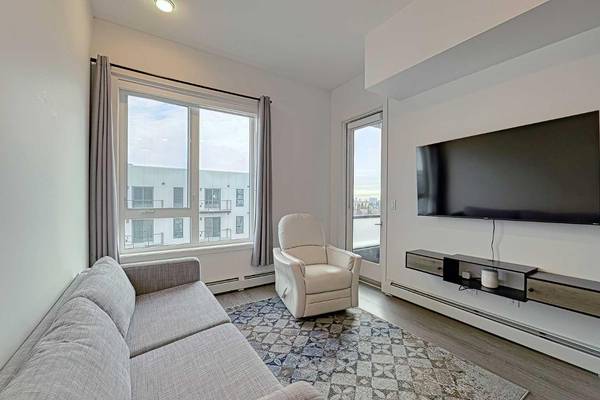 3932 University AVE NW #630, Calgary, AB T3B 6P6