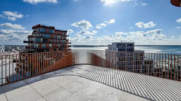 155 Merchants' Wharf N/A #LPH22, Toronto C08, ON M5A 0Y4