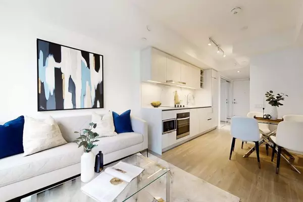 8 Wellesley ST W #1801, Toronto C01, ON M4Y 0J5