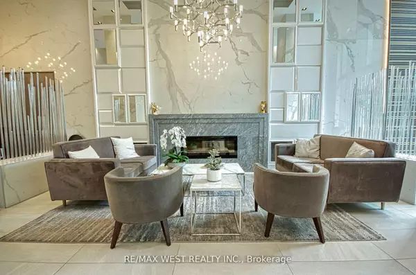 Toronto C02, ON M5P 0A2,501 St. Clair AVE W #519