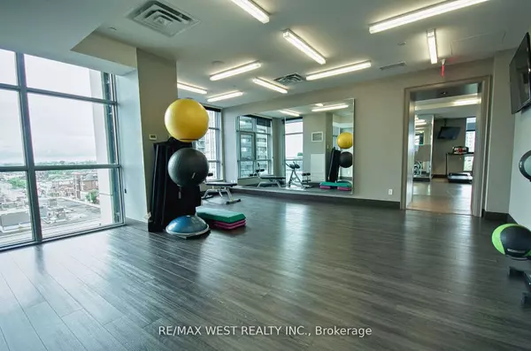 Toronto C02, ON M5P 0A2,501 St. Clair AVE W #519