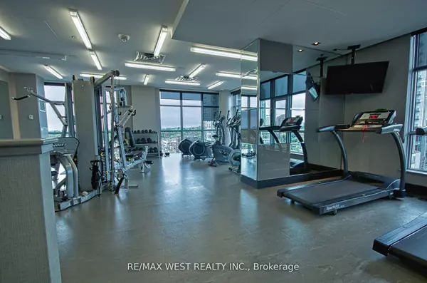 Toronto C02, ON M5P 0A2,501 St. Clair AVE W #519