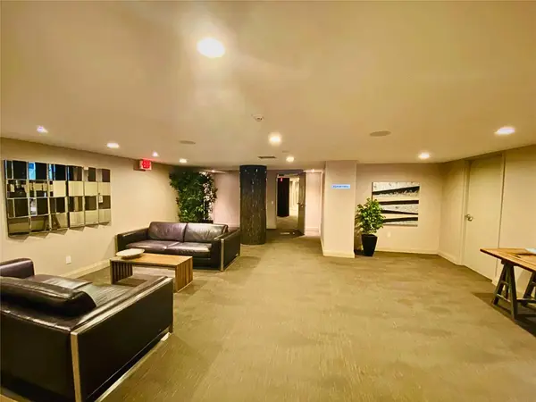 Toronto C01, ON M6K 3R3,75 E Liberty ST #2319