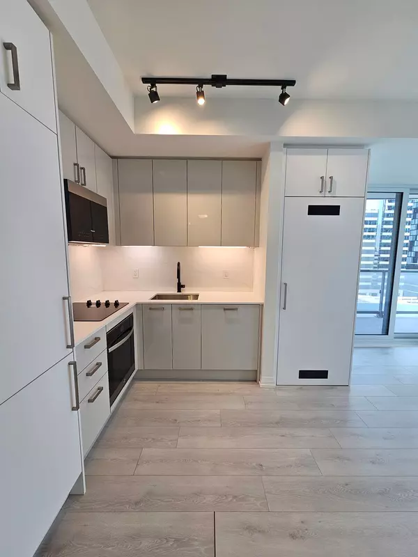 Toronto C01, ON M5T 0E3,280 Dundas ST W #804