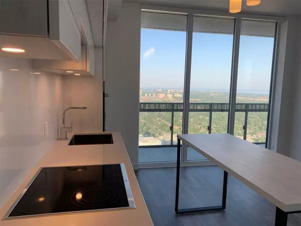 Toronto C10, ON M4P 0C1,8 Eglinton AVE E #5511