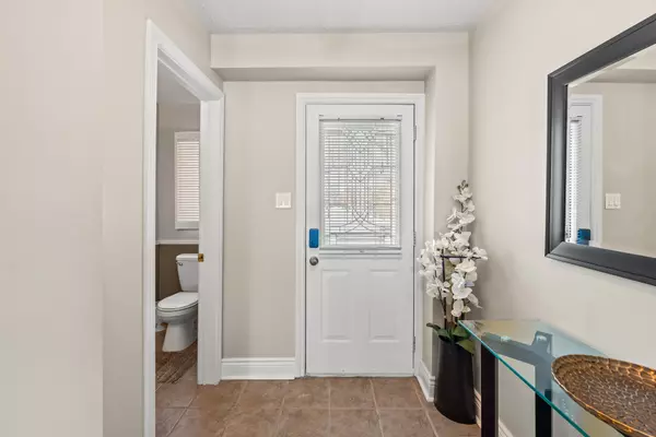 Pickering, ON L1V 6W4,1995 Pinegrove AVE #22