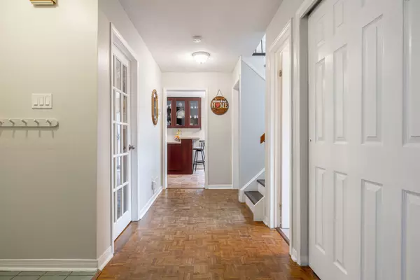 Whitby, ON L1P 1E4,17 Barrow CT