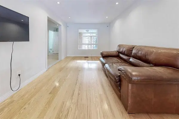 Toronto E07, ON M1V 2Y1,34 Ponymill DR