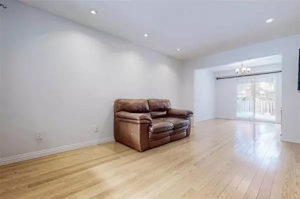 Toronto E07, ON M1V 2Y1,34 Ponymill DR