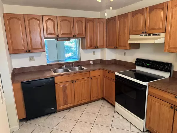 Coral Springs, FL 33071,1075 Riverside Dr #406