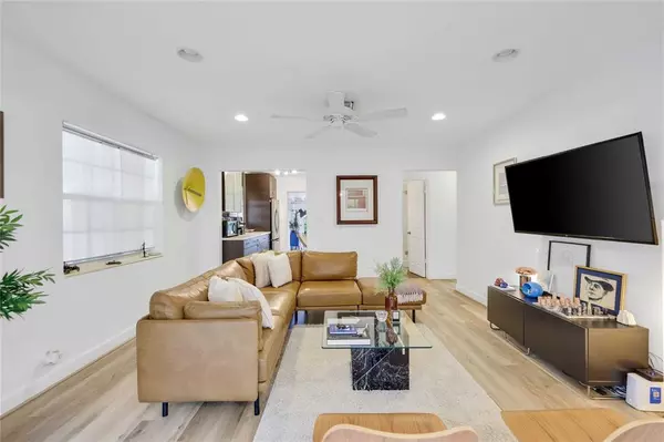 Fort Lauderdale, FL 33315,421 SW 12th Ct